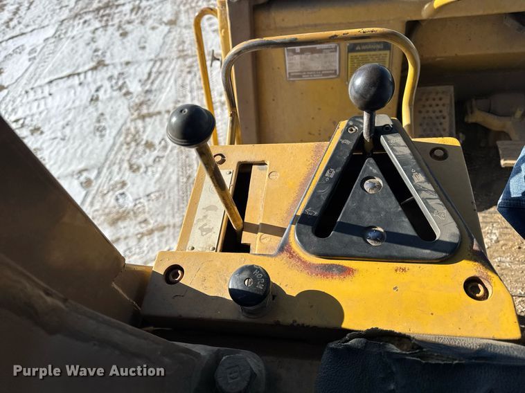 image for item DH9760 1986 Caterpillar 943 track loader