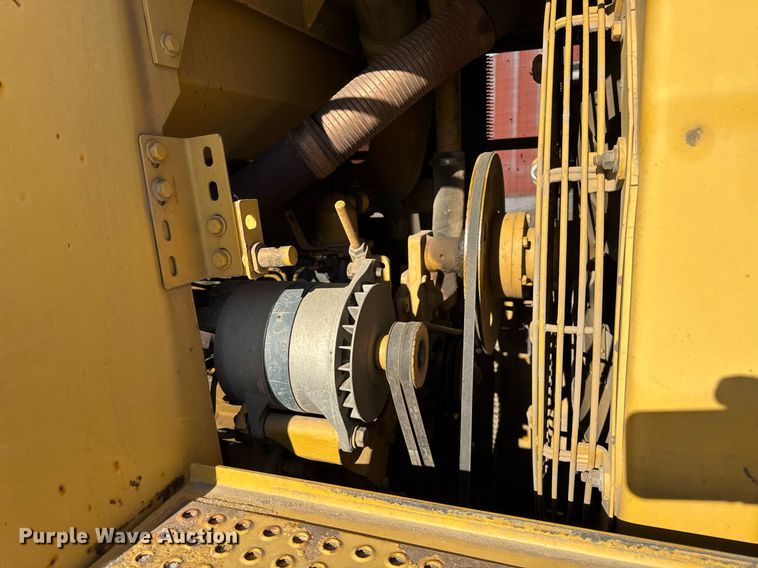 image for item DH9760 1986 Caterpillar 943 track loader