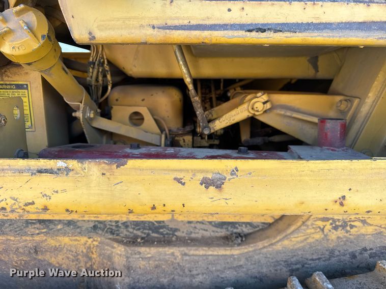 image for item DH9760 1986 Caterpillar 943 track loader