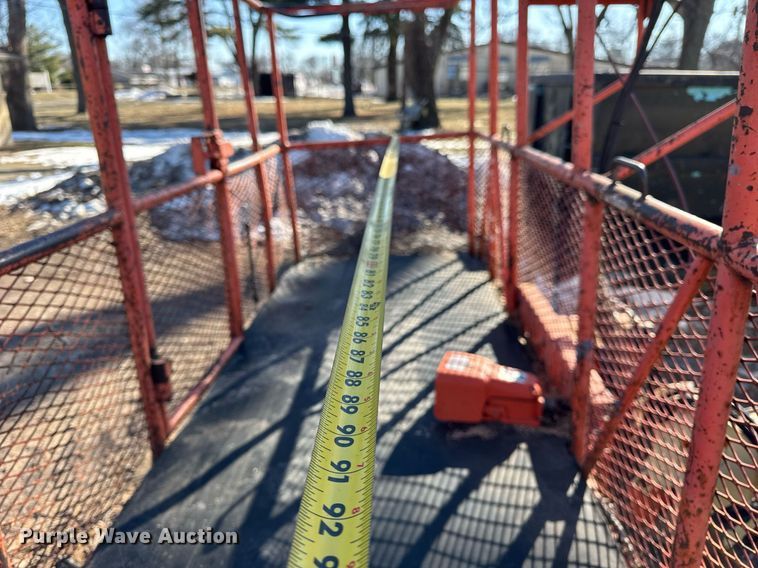 image for item DH9788 1999 JLG 80HX boom lift