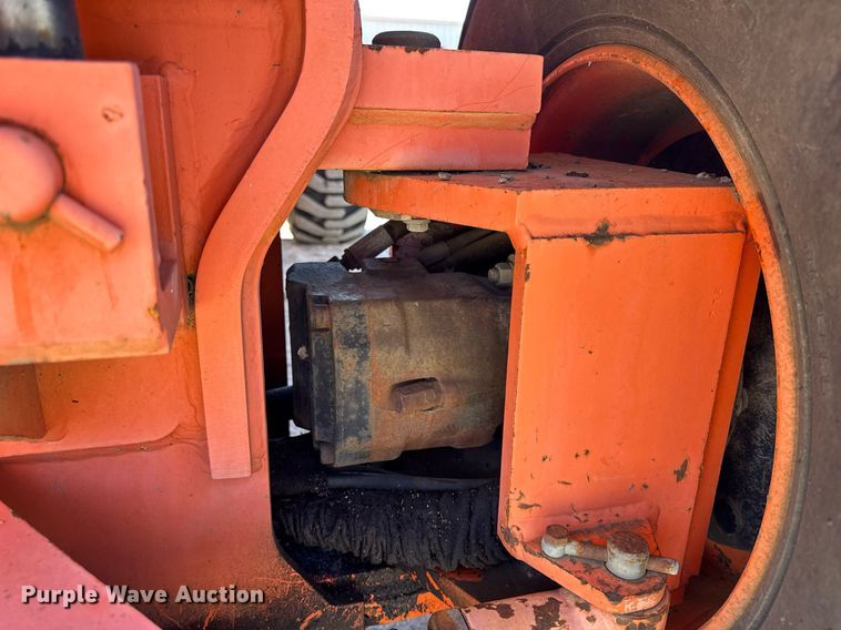 image for item DH9788 1999 JLG 80HX boom lift