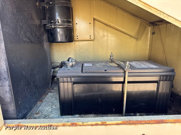 image for item DH9788 1999 JLG 80HX boom lift