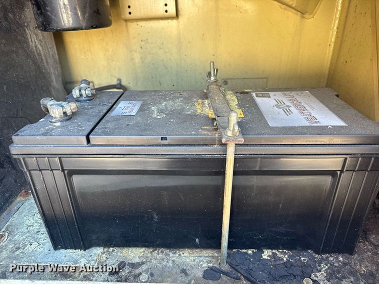 image for item DH9788 1999 JLG 80HX boom lift