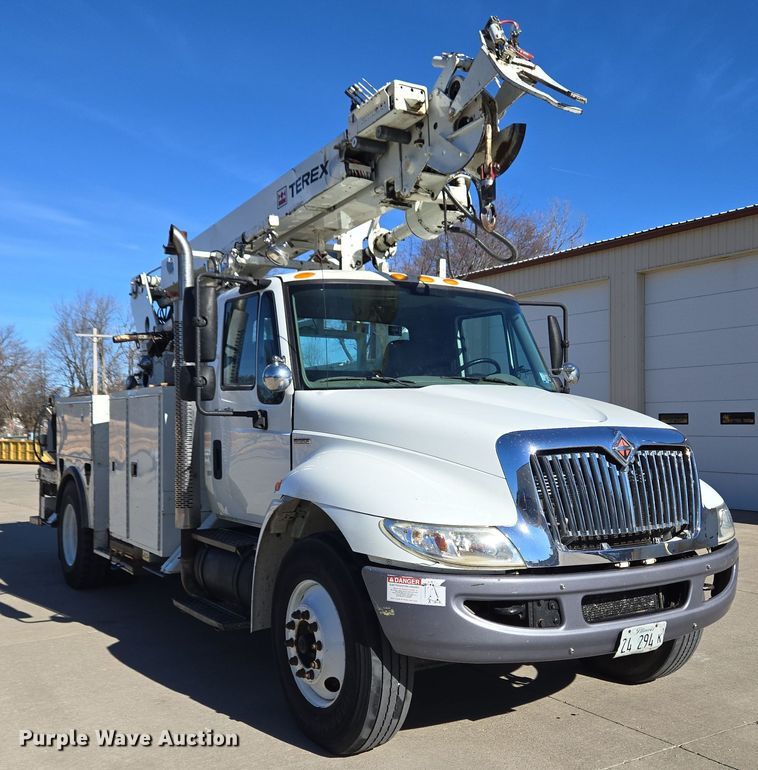 image for item DH9794 2008 International 4300 SBA 4X2 digger derrick truck