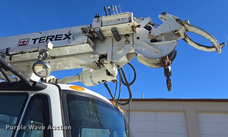 image for item DH9794 2008 International 4300 SBA 4X2 digger derrick truck