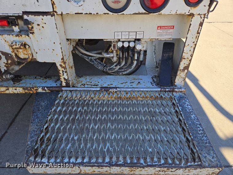 image for item DH9794 2008 International 4300 SBA 4X2 digger derrick truck