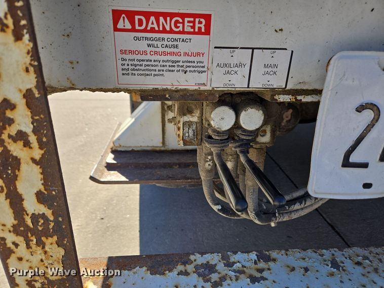 image for item DH9794 2008 International 4300 SBA 4X2 digger derrick truck