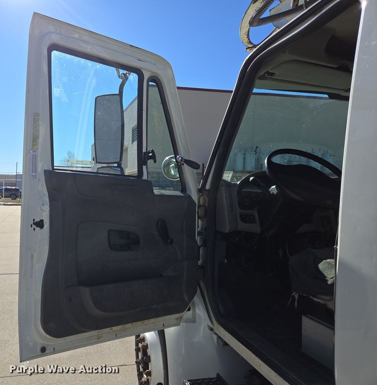 image for item DH9794 2008 International 4300 SBA 4X2 digger derrick truck