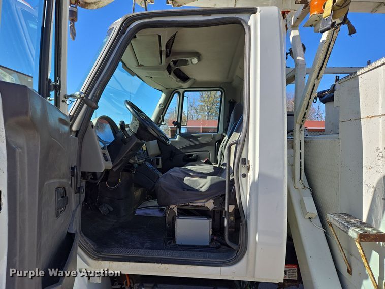 image for item DH9794 2008 International 4300 SBA 4X2 digger derrick truck