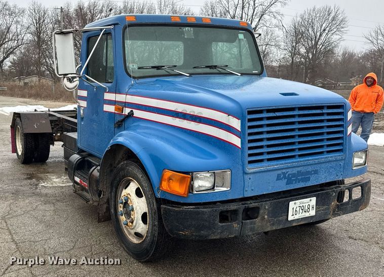 image for item DH9796 1995 International 4700 hook lift truck