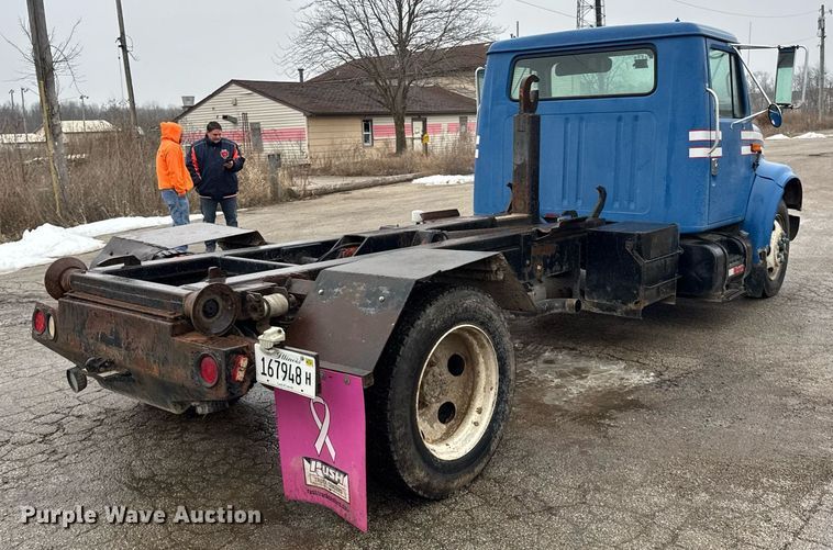 image for item DH9796 1995 International 4700 hook lift truck