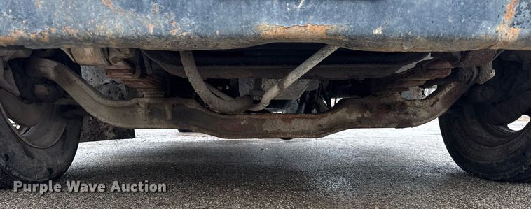 image for item DH9796 1995 International 4700 hook lift truck