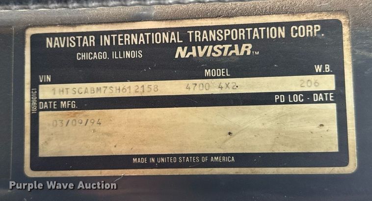 image for item DH9796 1995 International 4700 hook lift truck