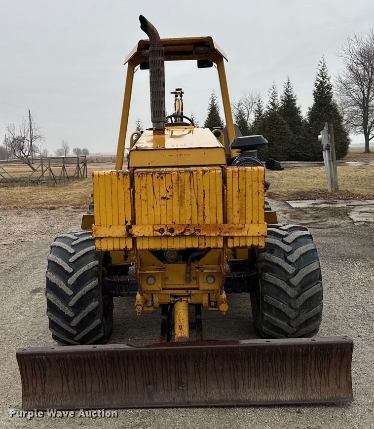 image for item DH9799 2001 Vermeer V120 trencher