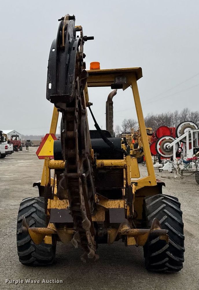 image for item DH9799 2001 Vermeer V120 trencher