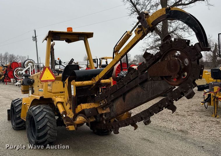 image for item DH9799 2001 Vermeer V120 trencher
