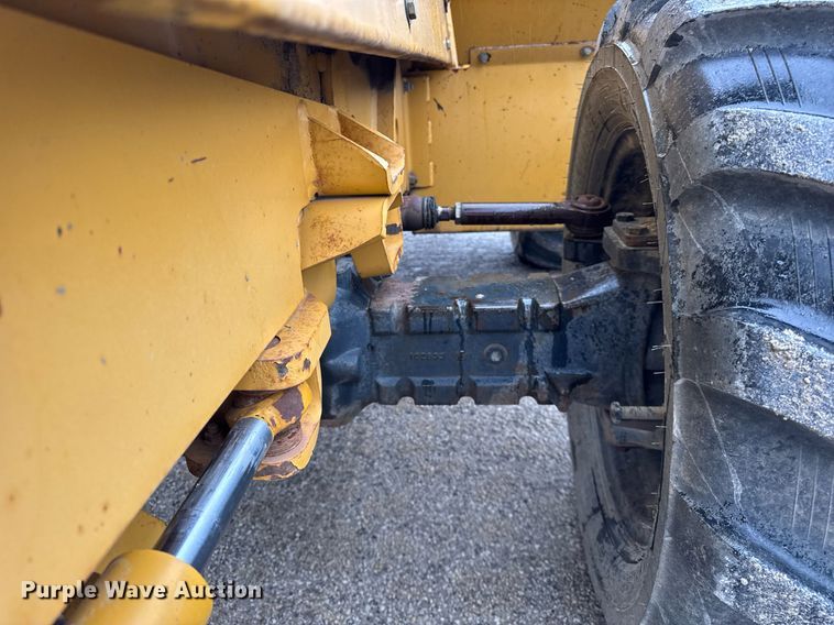 image for item DH9799 2001 Vermeer V120 trencher