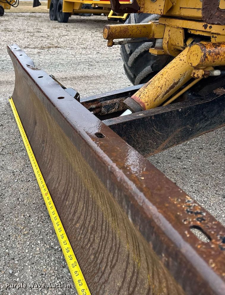 image for item DH9799 2001 Vermeer V120 trencher