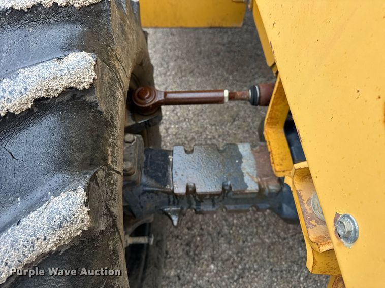 image for item DH9799 2001 Vermeer V120 trencher