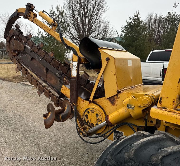 image for item DH9799 2001 Vermeer V120 trencher