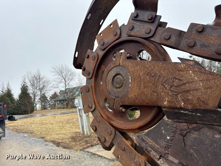 image for item DH9799 2001 Vermeer V120 trencher