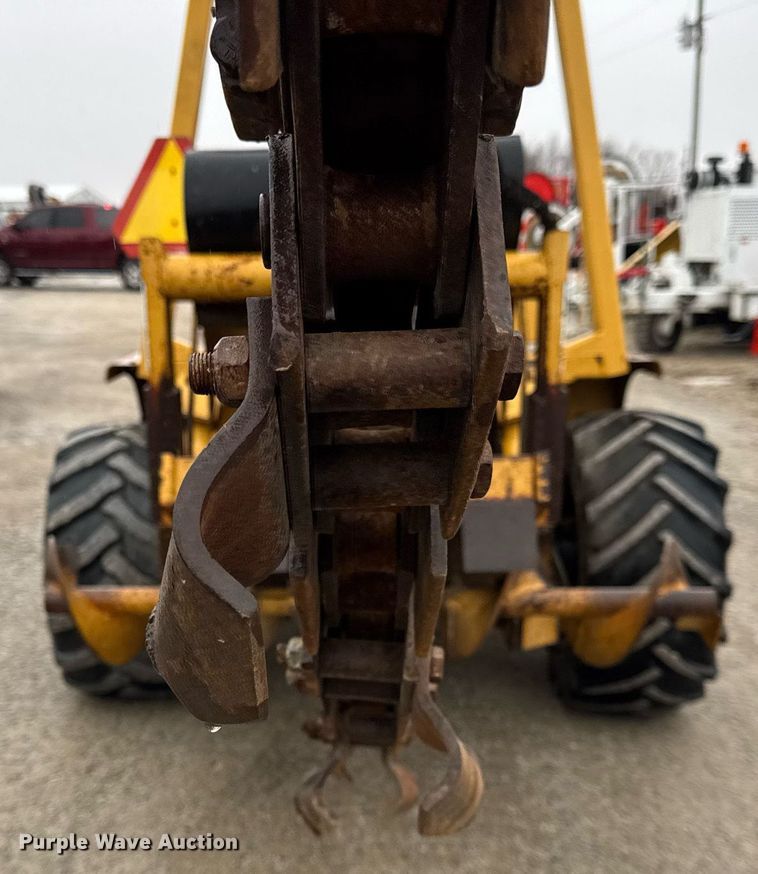 image for item DH9799 2001 Vermeer V120 trencher
