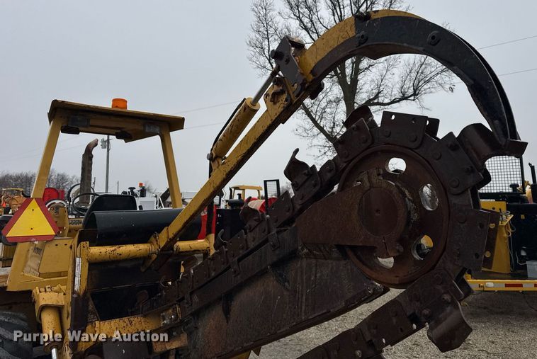 image for item DH9799 2001 Vermeer V120 trencher