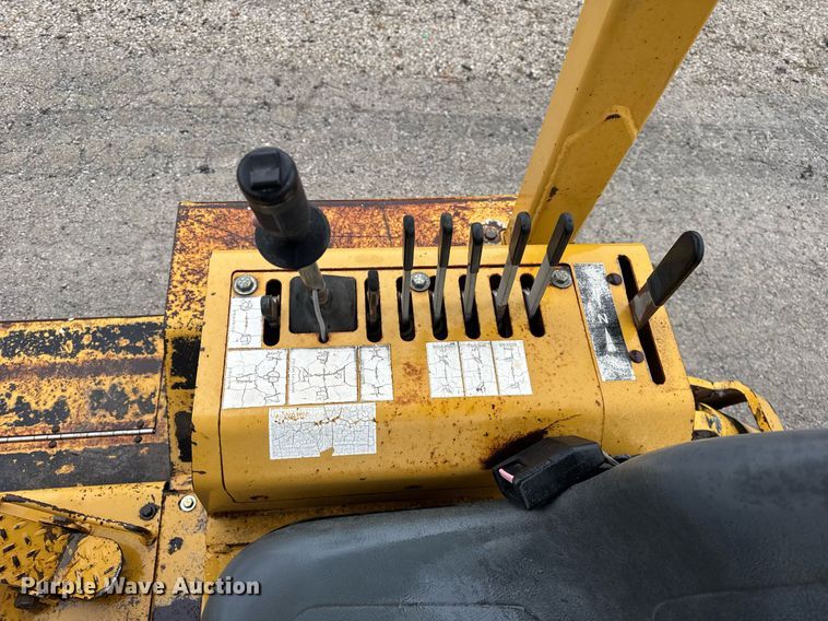 image for item DH9799 2001 Vermeer V120 trencher