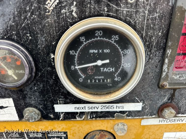 image for item DH9799 2001 Vermeer V120 trencher