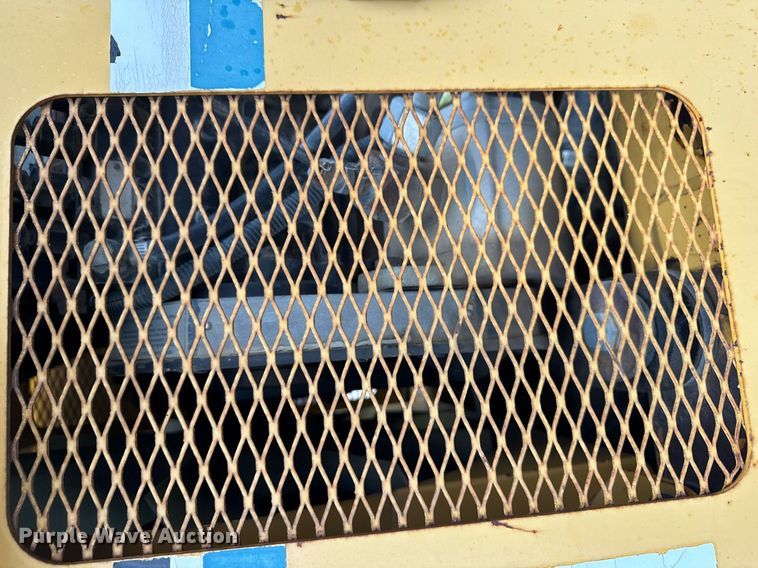 image for item DH9799 2001 Vermeer V120 trencher