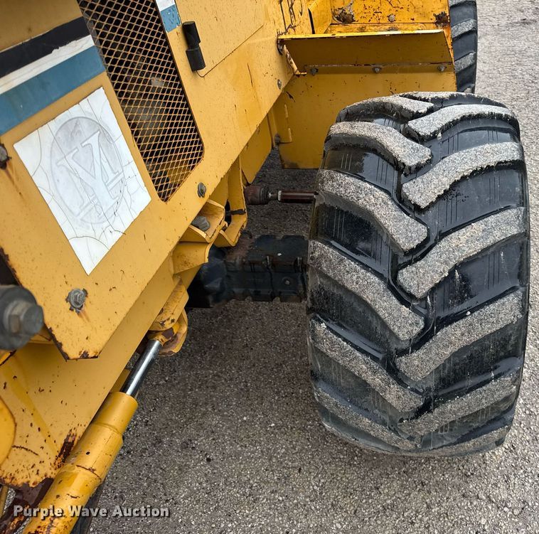 image for item DH9799 2001 Vermeer V120 trencher