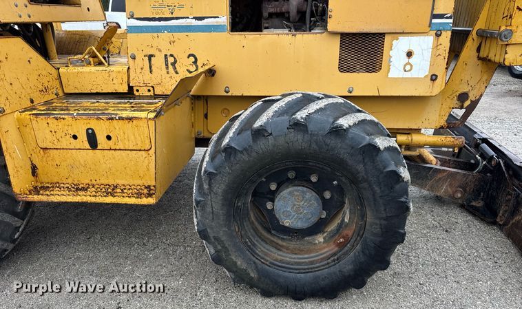 image for item DH9799 2001 Vermeer V120 trencher