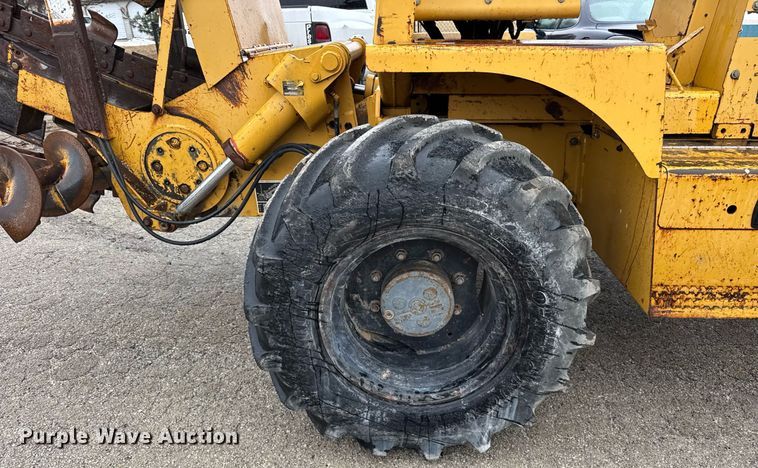 image for item DH9799 2001 Vermeer V120 trencher