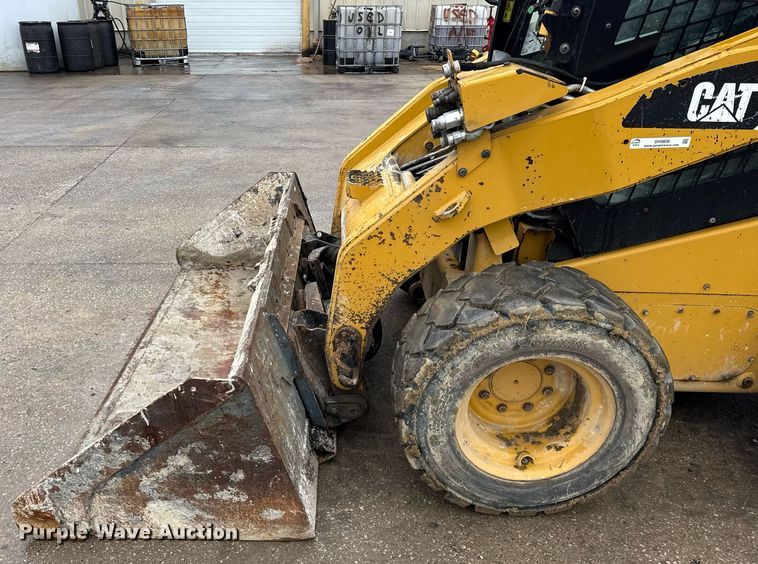 image for item DH9806 2013 Caterpillar 262C2 skid steer loader
