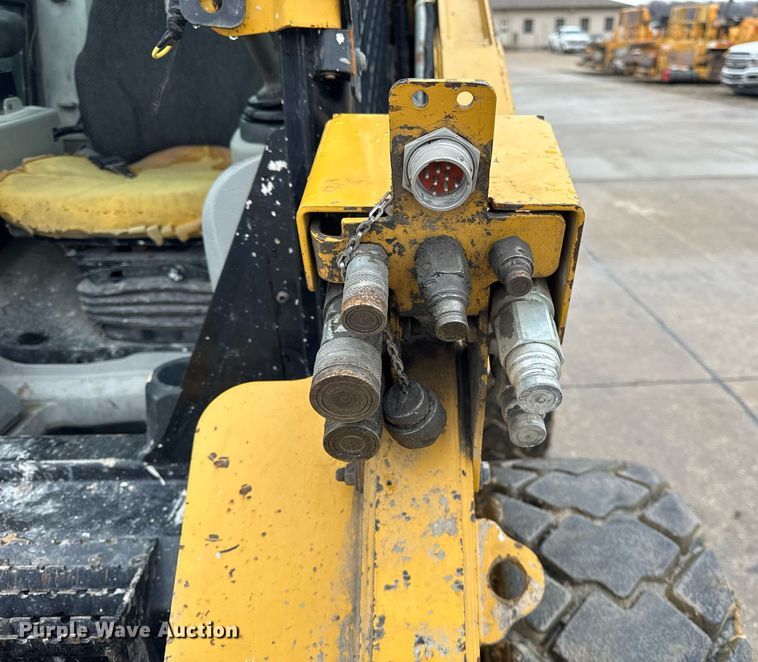 image for item DH9806 2013 Caterpillar 262C2 skid steer loader