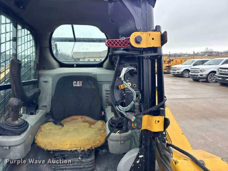 image for item DH9806 2013 Caterpillar 262C2 skid steer loader