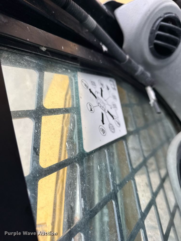 image for item DH9806 2013 Caterpillar 262C2 skid steer loader