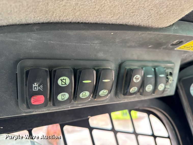 image for item DH9806 2013 Caterpillar 262C2 skid steer loader