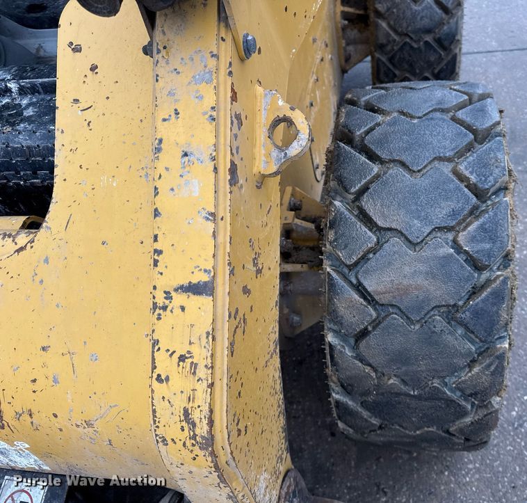 image for item DH9806 2013 Caterpillar 262C2 skid steer loader