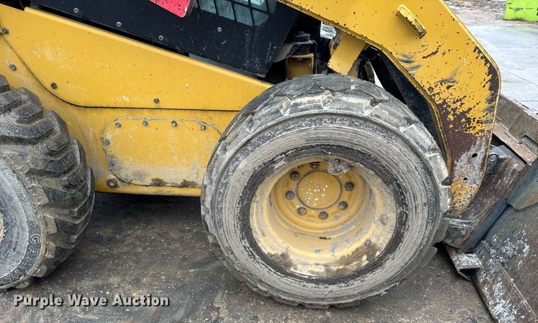 image for item DH9806 2013 Caterpillar 262C2 skid steer loader