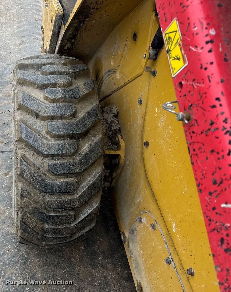 image for item DH9806 2013 Caterpillar 262C2 skid steer loader