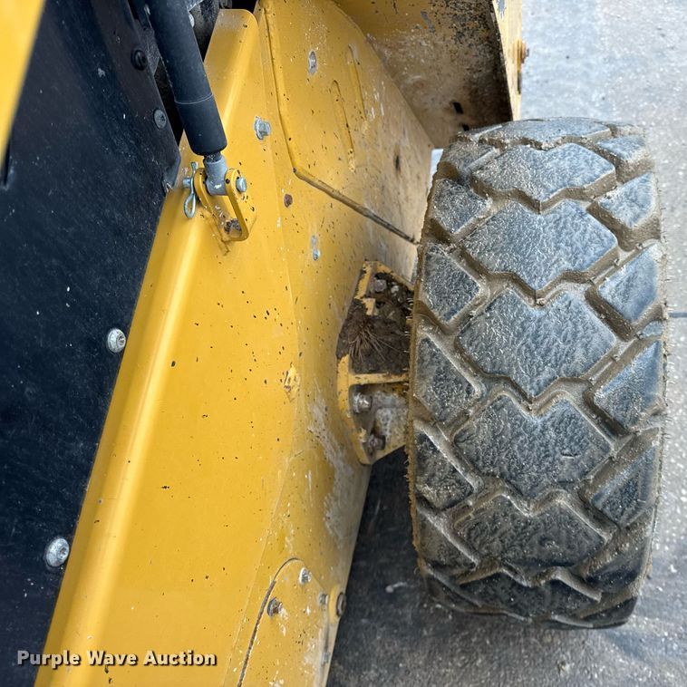 image for item DH9806 2013 Caterpillar 262C2 skid steer loader