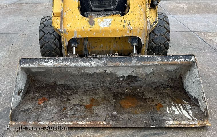 image for item DH9807 2014 Caterpillar 262D skid steer loader