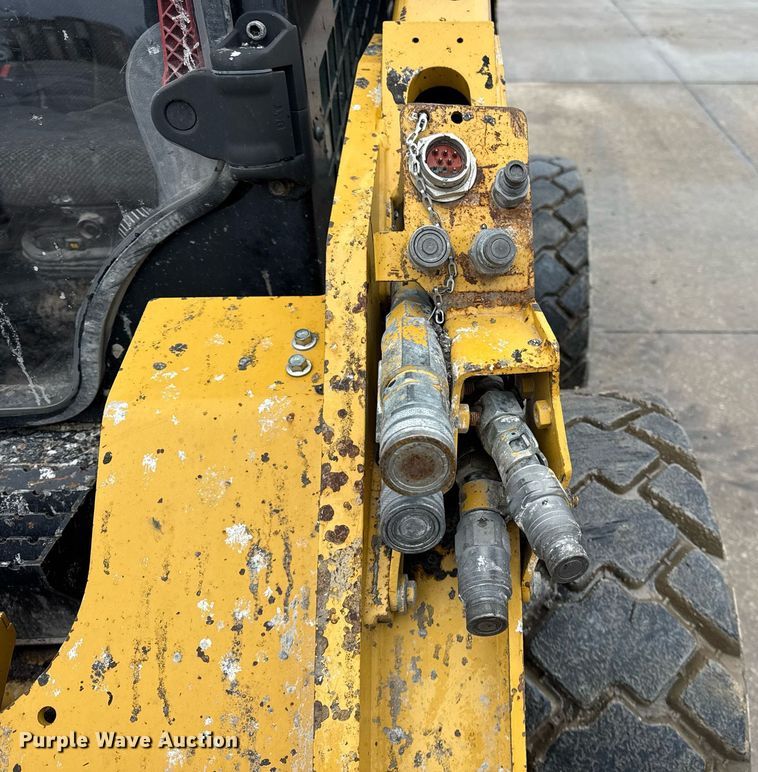 image for item DH9807 2014 Caterpillar 262D skid steer loader