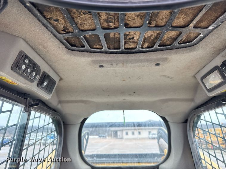 image for item DH9807 2014 Caterpillar 262D skid steer loader