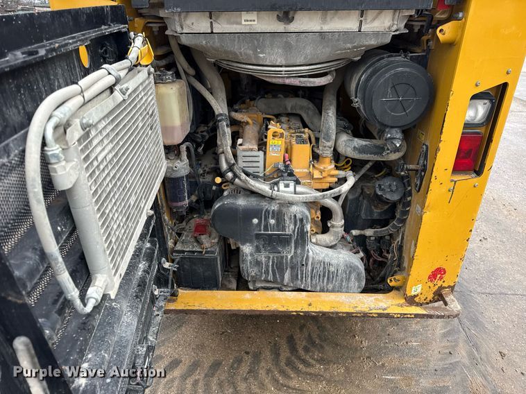 image for item DH9807 2014 Caterpillar 262D skid steer loader