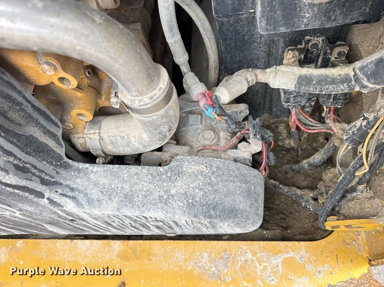 image for item DH9807 2014 Caterpillar 262D skid steer loader