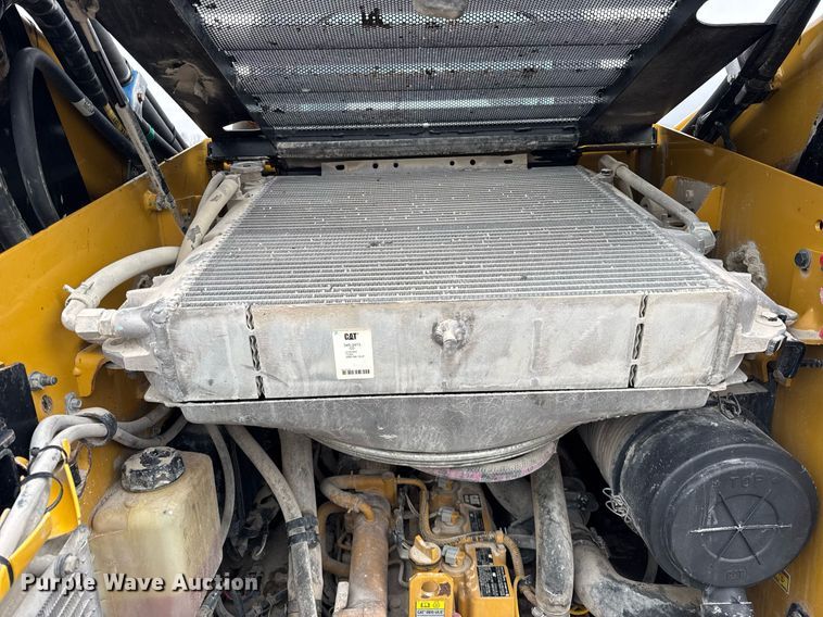 image for item DH9807 2014 Caterpillar 262D skid steer loader