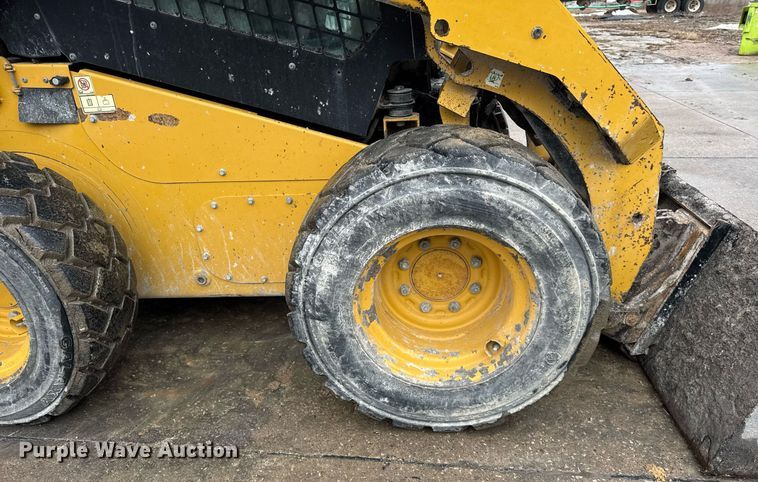 image for item DH9807 2014 Caterpillar 262D skid steer loader