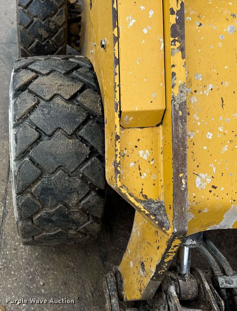 image for item DH9807 2014 Caterpillar 262D skid steer loader